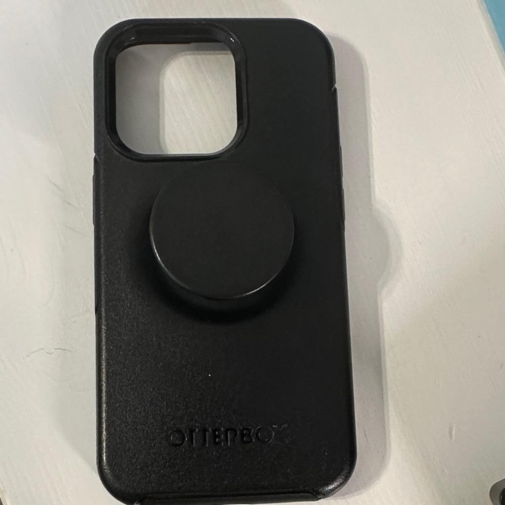 iPhone 14 Pro OtterBox Black Phone Case with PopSocket Grip
